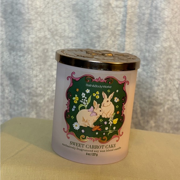 New Bath & Body Works Sweet Carrot Cake Single Wick Candle - Picture 1 of 5